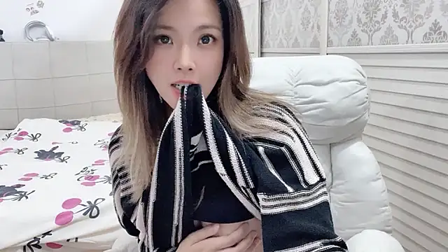 Holiland online show from 10/29/25, 01:15