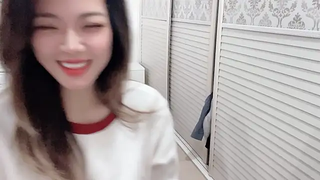 Holiland online show from 12/16/25, 01:32