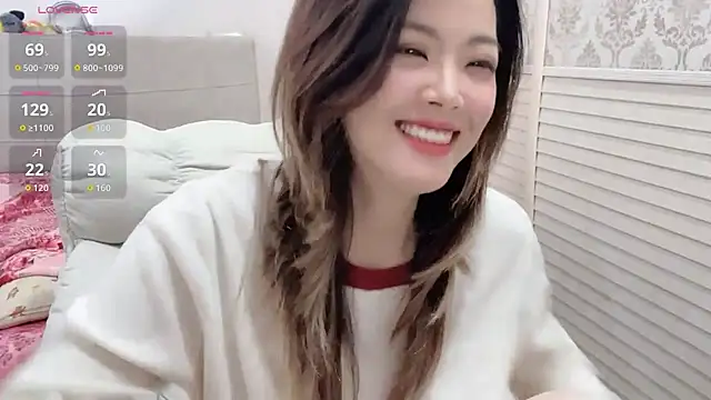 Holiland online show from 12/05/25, 12:59