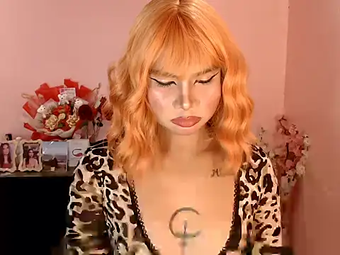 Snapshot of asian_lust_ chatting on 02/15/26, 06:47 asian lust online show from 02/15/26, 06:47