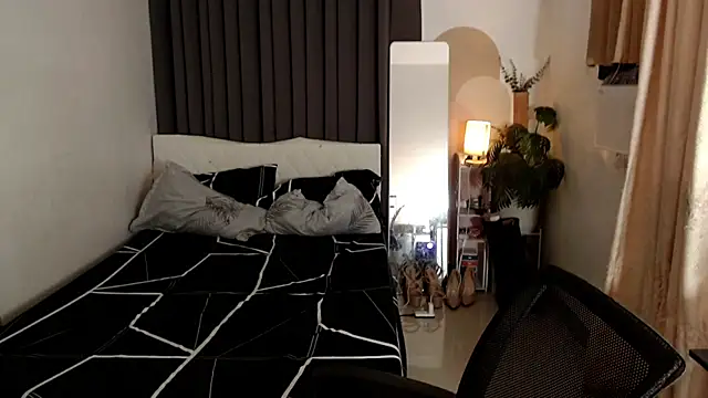 Ur QueenCamilla online show from 11/13/25, 03:32