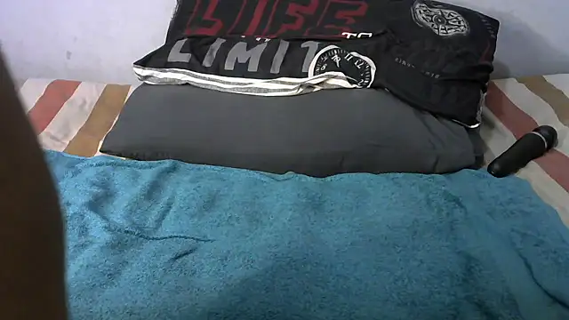 shy-lillyX22 online show from 01/10/26, 09:59