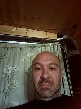 Snapshot of annubis69 chatting on 09/09/25, 03:32 annubis69 online show from 09/09/25, 03:32