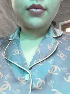 -Luxury online show from 02/28/26, 01:05