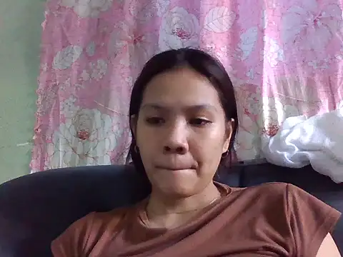 Snapshot of sweetcherry23 chatting on 10/05/25, 06:26 sweetcherry23 online show from 10/05/25, 06:26