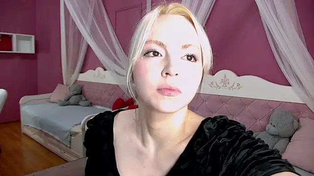 MollyHuntt online show from 11/27/25, 07:03