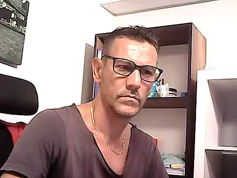 Snapshot of mastercharisma35 chatting on 07/04/26, 11:38 mastercharisma35 online show from 07/04/26, 11:38