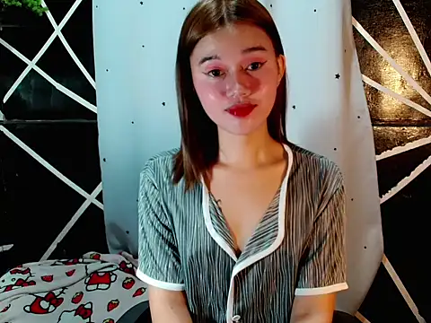 Snapshot of urgirl_mikah chatting on 09/26/25, 09:21 urgirl mikah online show from 09/26/25, 09:21