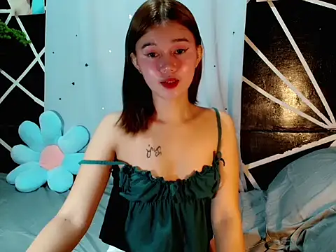 Snapshot of urgirl_mikah chatting on 09/28/25, 10:39 urgirl mikah online show from 09/28/25, 10:39