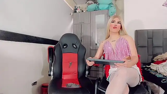 thiara veky online show from 11/04/25, 07:06