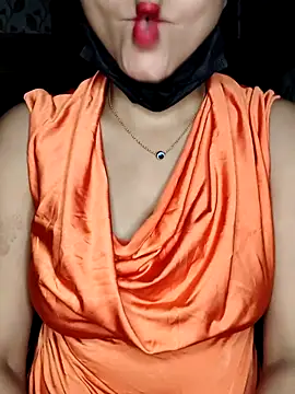 Snapshot of Horny_Shalu chatting on 10/19/25, 06:21 Horny Shalu online show from 10/19/25, 06:21