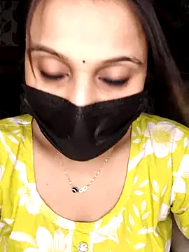 Snapshot of Horny_Shalu chatting on 10/18/25, 07:38 Horny Shalu online show from 10/18/25, 07:38