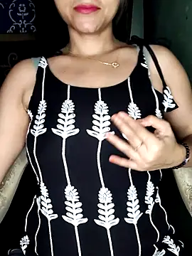 Snapshot of Horny_Shalu chatting on 09/09/25, 02:43 Horny Shalu online show from 09/09/25, 02:43