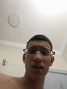 safadezanunes2 online show from 10/16/25, 05:21