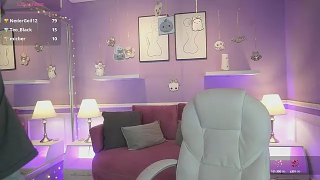 Snapshot of NicoleCrawft chatting on 10/10/25, 07:04 NicoleCrawft online show from 10/10/25, 07:04