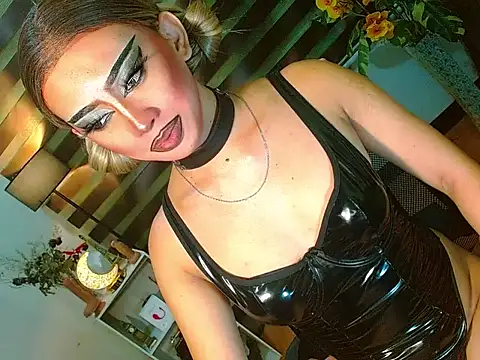 Snapshot of Queen_yasii_88 chatting on 04/28/26, 02:21 Queen yasii 88 online show from 04/28/26, 02:21