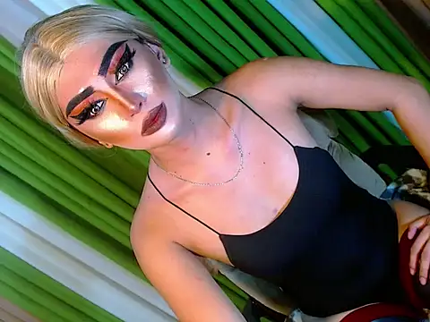Snapshot of Queen_yasii_88 chatting on 09/21/25, 04:01 Queen yasii 88 online show from 09/21/25, 04:01