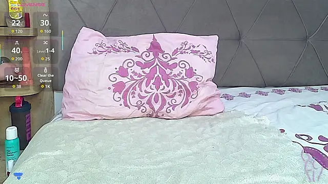 true2 couple online show from 02/11/26, 10:04