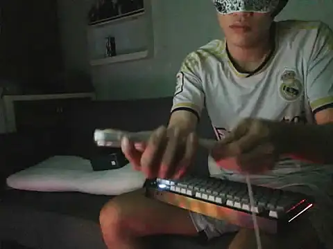 boyhigh1997 online show from 04/23/26, 12:22