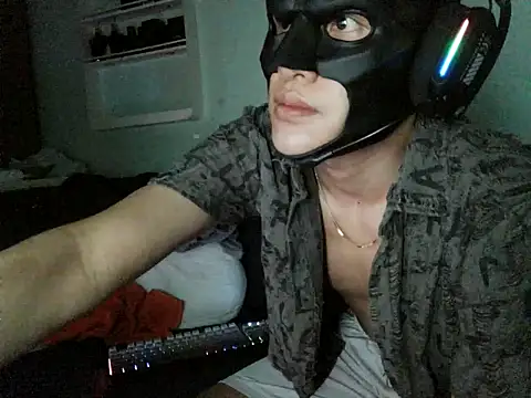 Snapshot of boyhigh1997 chatting on 03/08/26, 11:02 boyhigh1997 online show from 03/08/26, 11:02