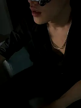 boyhigh1997 online show from 09/18/25, 03:37