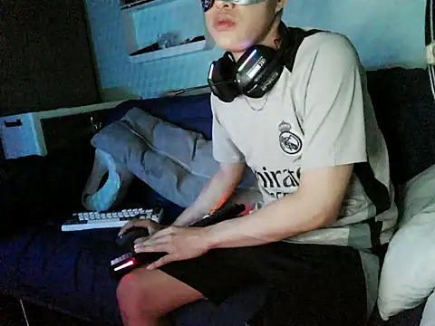 Snapshot of boyhigh1997 chatting on 03/19/26, 05:13 boyhigh1997 online show from 03/19/26, 05:13