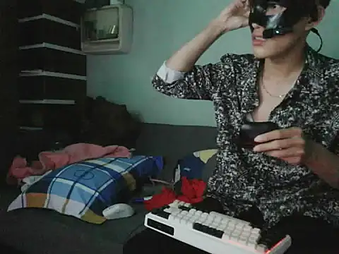 boyhigh1997 online show from 12/15/25, 07:14