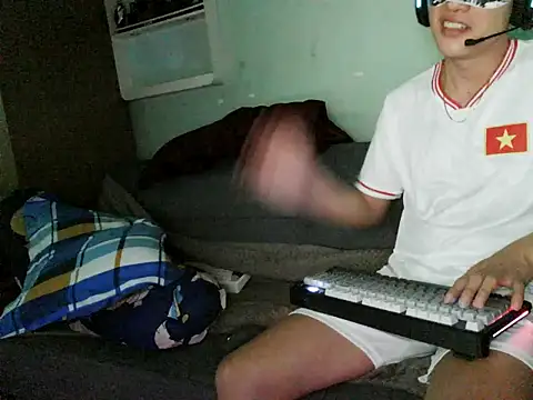 boyhigh1997 online show from 02/03/26, 02:44