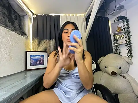 Snapshot of Sweetasian_cum chatting on 09/11/25, 03:56 Sweetasian cum online show from 09/11/25, 03:56