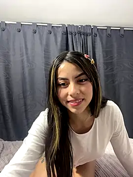 Snapshot of Sweet-Beck chatting on 10/07/25, 12:22 Sweet-Beck online show from 10/07/25, 12:22
