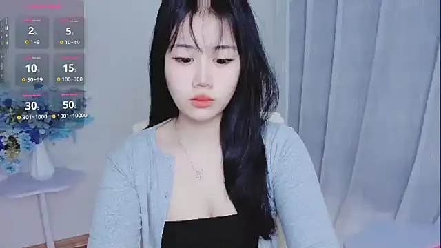 Snapshot of -Rose-Lucky- chatting on 10/14/25, 01:17 -Rose-Lucky- online show from 10/14/25, 01:17