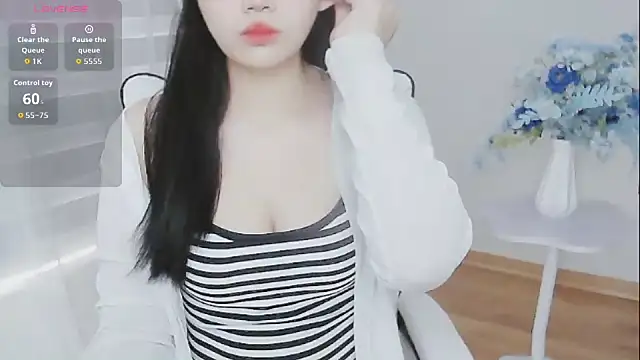 -Rose-Lucky- online show from 11/13/25, 01:20