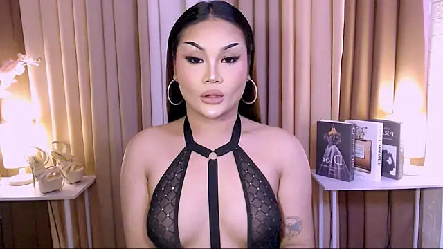 Snapshot of Coka_bella chatting on 09/26/25, 02:46 Coka bella online show from 09/26/25, 02:46