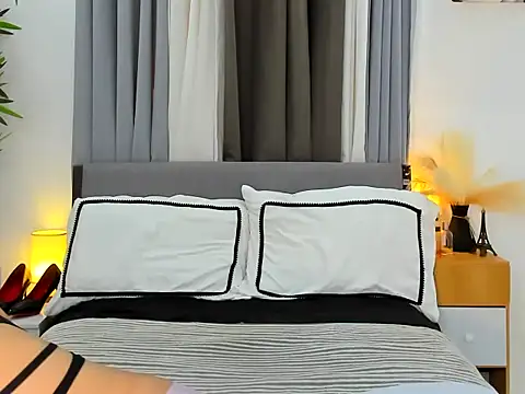 MistressPia online show from 11/08/25, 12:14