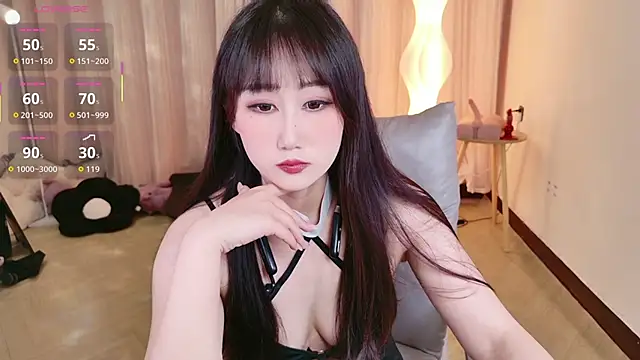 Snapshot of BoxedGyre- chatting on 04/02/26, 02:13 BoxedGyre- online show from 04/02/26, 02:13