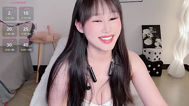 Snapshot of BoxedGyre- chatting on 03/19/26, 02:17 BoxedGyre- online show from 03/19/26, 02:17