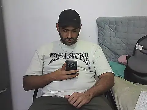 morenocabro10 online show from 02/12/26, 01:38