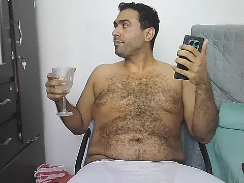 morenocabro10 online show from 03/03/26, 06:37