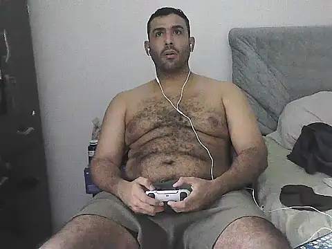 Snapshot of morenocabro10 chatting on 07/17/26, 04:32 morenocabro10 online show from 07/17/26, 04:32