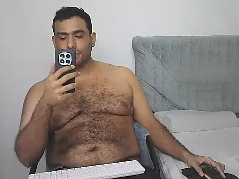 Snapshot of morenocabro10 chatting on 05/29/26, 04:18 morenocabro10 online show from 05/29/26, 04:18