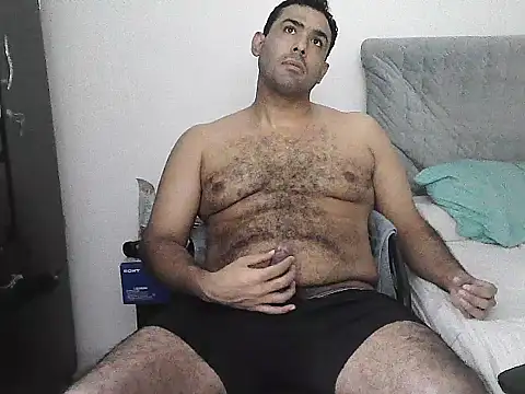 Snapshot of morenocabro10 chatting on 06/06/26, 03:01 morenocabro10 online show from 06/06/26, 03:01