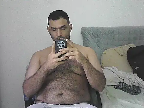 Snapshot of morenocabro10 chatting on 07/06/26, 03:57 morenocabro10 online show from 07/06/26, 03:57