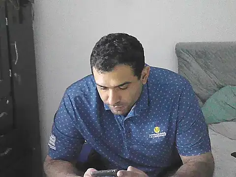 Snapshot of morenocabro10 chatting on 06/19/26, 04:07 morenocabro10 online show from 06/19/26, 04:07