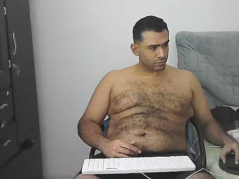 Snapshot of morenocabro10 chatting on 05/10/26, 10:33 morenocabro10 online show from 05/10/26, 10:33