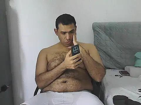 Snapshot of morenocabro10 chatting on 05/26/26, 01:58 morenocabro10 online show from 05/26/26, 01:58