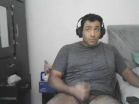 Snapshot of morenocabro10 chatting on 06/18/26, 06:01 morenocabro10 online show from 06/18/26, 06:01