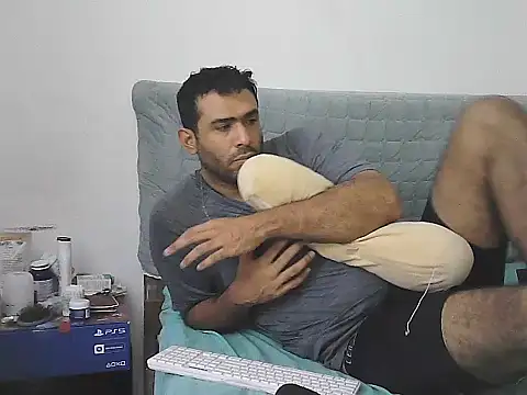 Snapshot of morenocabro10 chatting on 04/19/26, 09:06 morenocabro10 online show from 04/19/26, 09:06
