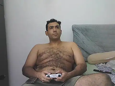Snapshot of morenocabro10 chatting on 04/28/26, 02:27 morenocabro10 online show from 04/28/26, 02:27