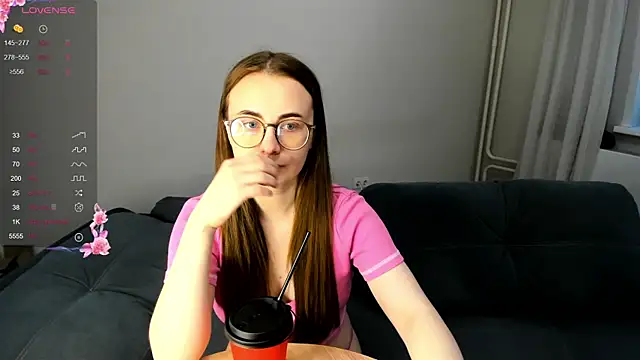 MewStella online show from 12/20/25, 03:31