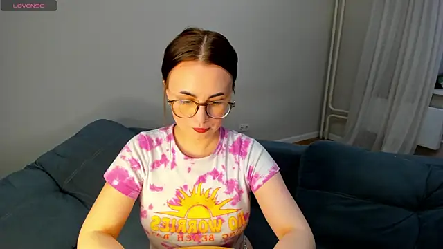 MewStella online show from 04/25/26, 02:14